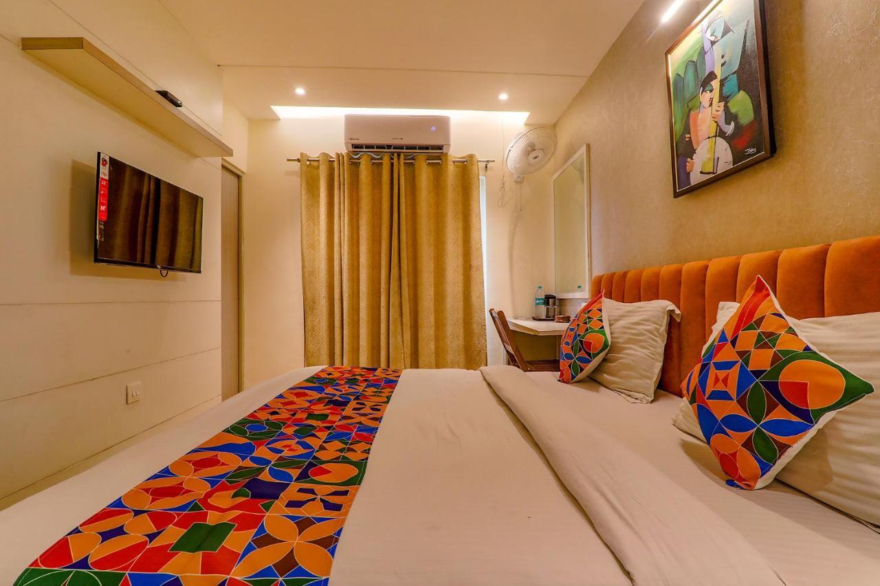 Townhouse Geetraj Near Shalimar Gateway Lucknow Ξενοδοχείο Εξωτερικό φωτογραφία