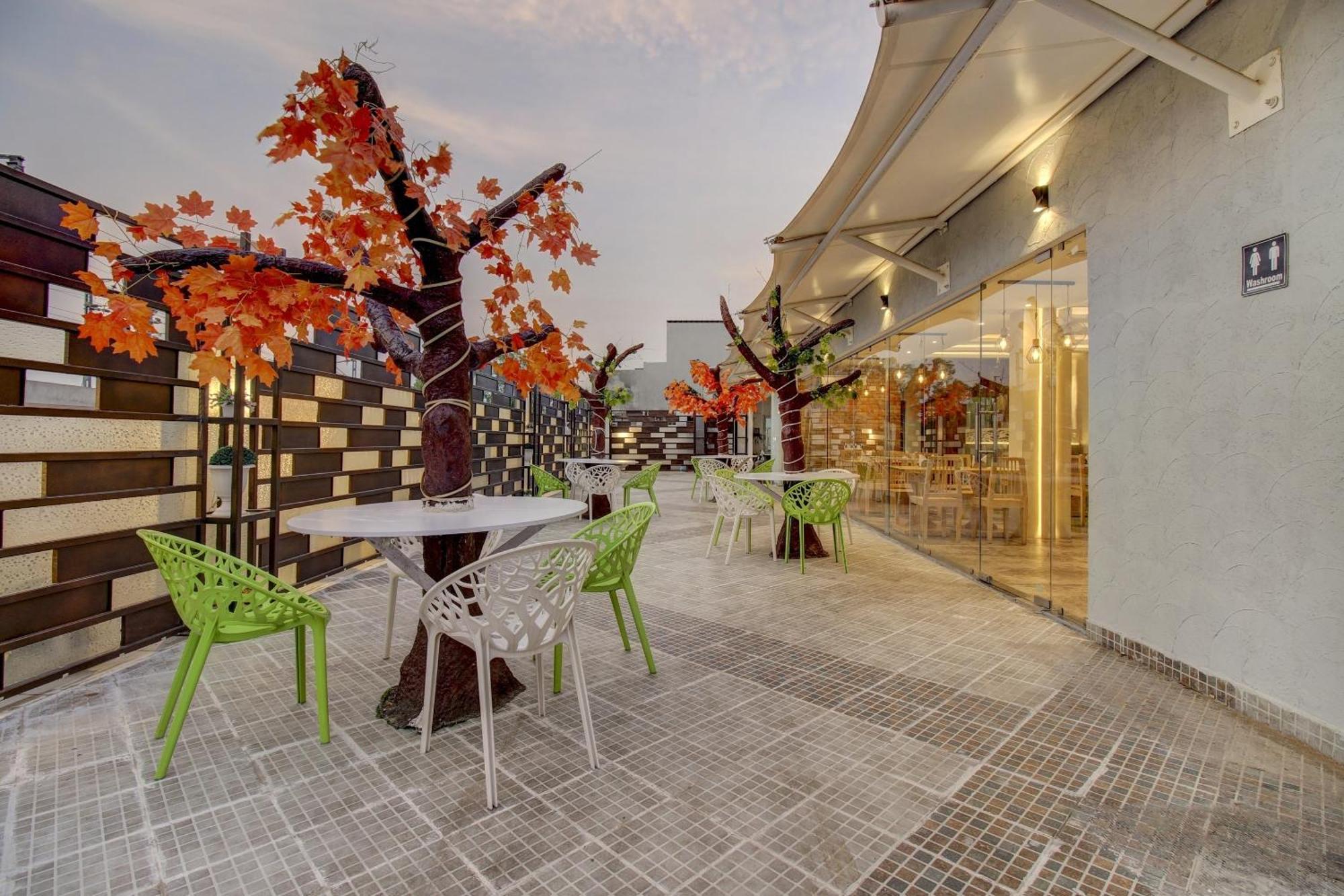 Townhouse Geetraj Near Shalimar Gateway Lucknow Ξενοδοχείο Εξωτερικό φωτογραφία