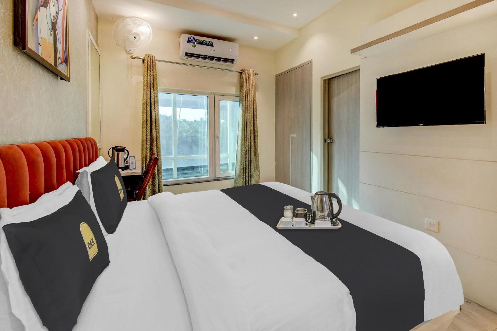Townhouse Geetraj Near Shalimar Gateway Lucknow Ξενοδοχείο Εξωτερικό φωτογραφία