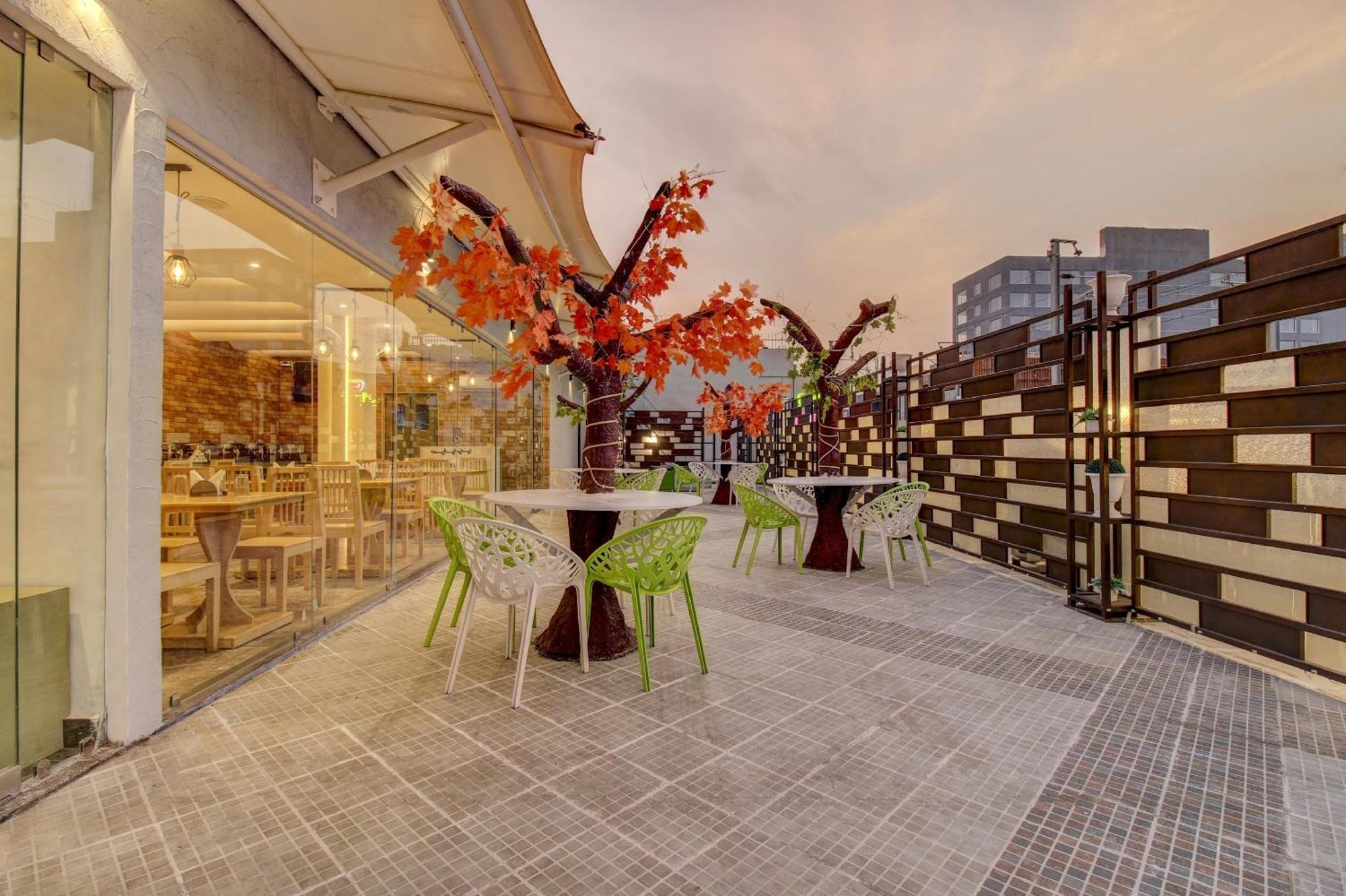 Townhouse Geetraj Near Shalimar Gateway Lucknow Ξενοδοχείο Εξωτερικό φωτογραφία