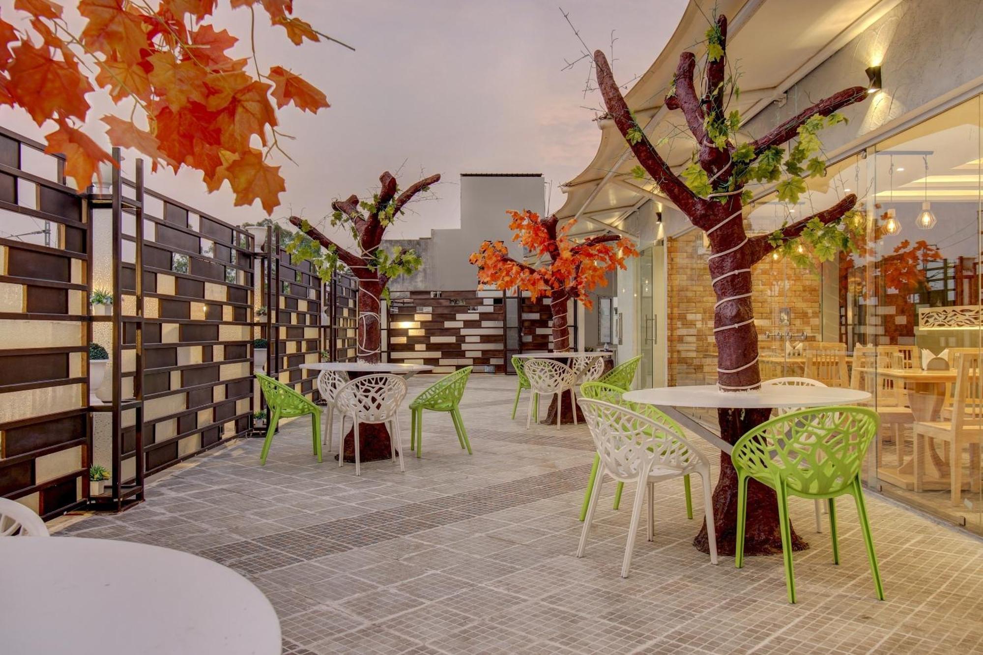 Townhouse Geetraj Near Shalimar Gateway Lucknow Ξενοδοχείο Εξωτερικό φωτογραφία